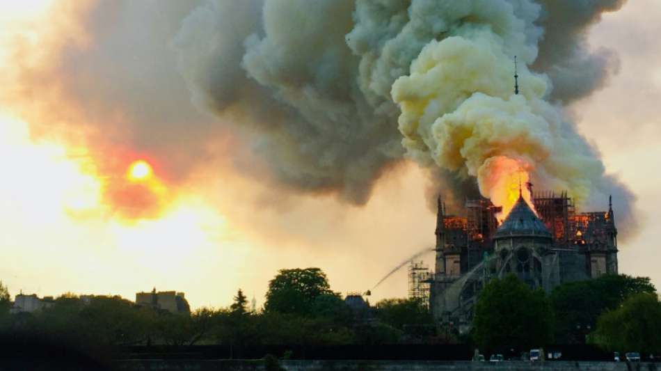 Jean-Jacques Annaud&nbsp;sucht Amateurvideos rund um den Brand von Notre-Dame