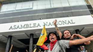 Proteste in Ecuador spitzen sich zu - Demonstranten stürmen Parlament