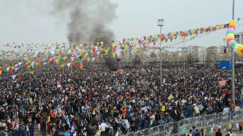 Verbotsverfahren gegen pro-kurdische Partei HDP auf unbestimmte Zeit vertagt
