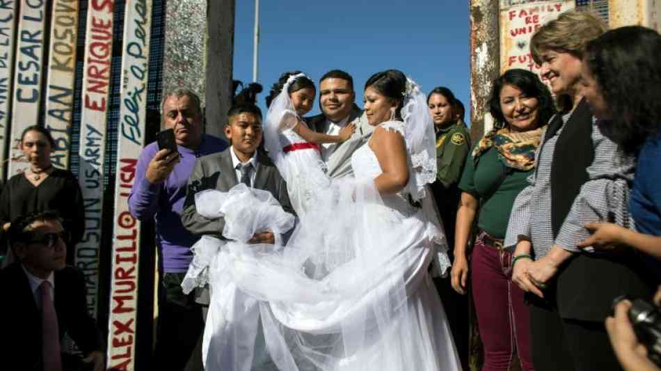 Tijuana - Mexiko / USA: Ja-Wort und Heirat am Grenzzaun 