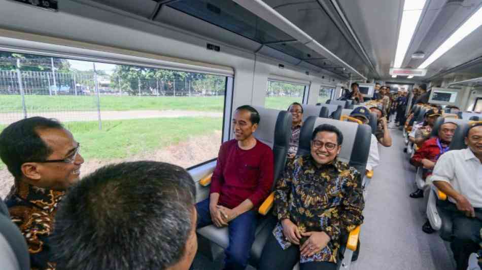 Jakarta weiht erste Zugverbindung zum Flughafen ein