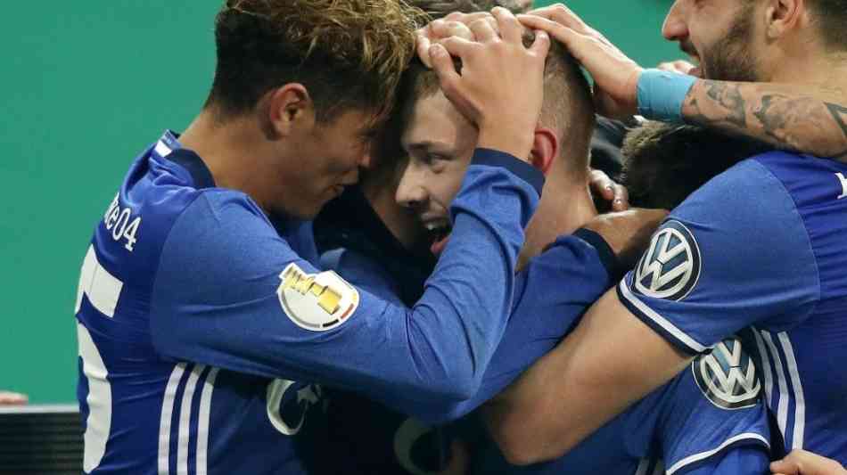 Dank Meyers Kopfballtor: Schalke setzt Erfolgsserie fort
