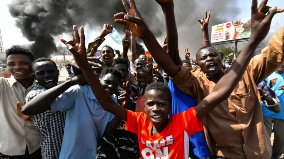 Durch Putsch entmachteter Regierungschef des Sudan wieder zuhause 