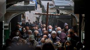 Hunderte Gläubige bei Karfreitagsprozession durch Jerusalems Altstadt