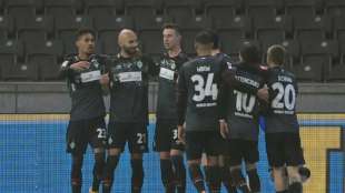 Platz unbespielbar: Bundesligaspiel Bielefeld-Bremen abgesagt