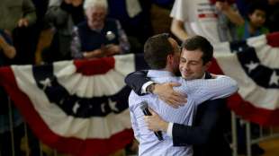 US-Verkehrsminister Buttigieg und sein Mann pr&auml;sentieren ihre Zwillinge