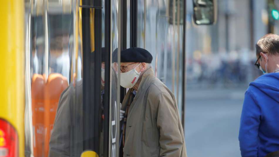 Bus-Unternehmen rufen wegen Corona-Krise zu bundesweiten Kundgebungen auf