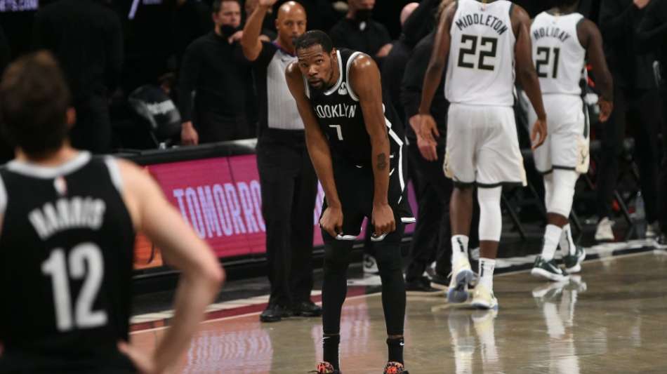 Brooklyn fehlen Zentimeter - Milwaukee nach Krimi im Halbfinale