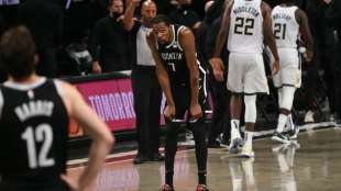 Brooklyn fehlen Zentimeter - Milwaukee nach Krimi im Halbfinale