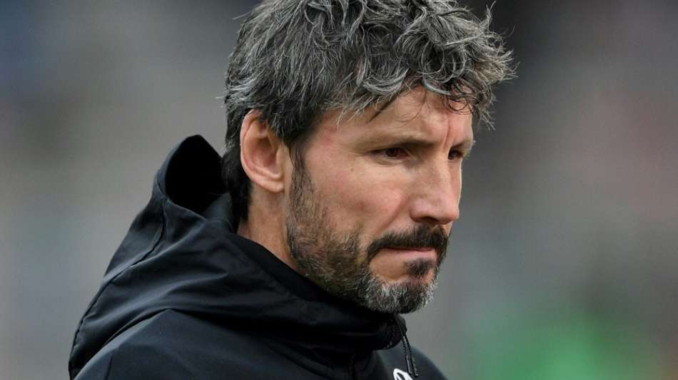 Wolfsburg entl&auml;sst Trainer van Bommel