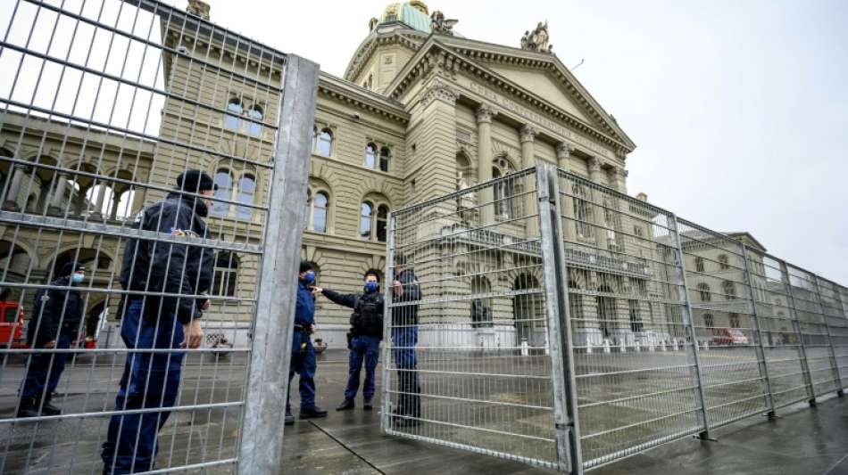 Mehrheit f&uuml;r Covid-19-Gesetz in der Schweiz zeichnet sich ab