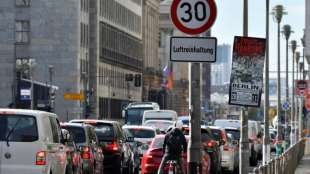 Polizeigewerkschaft und ADAC f&uuml;r mehr Verkehrskontrollen gegen Raser
