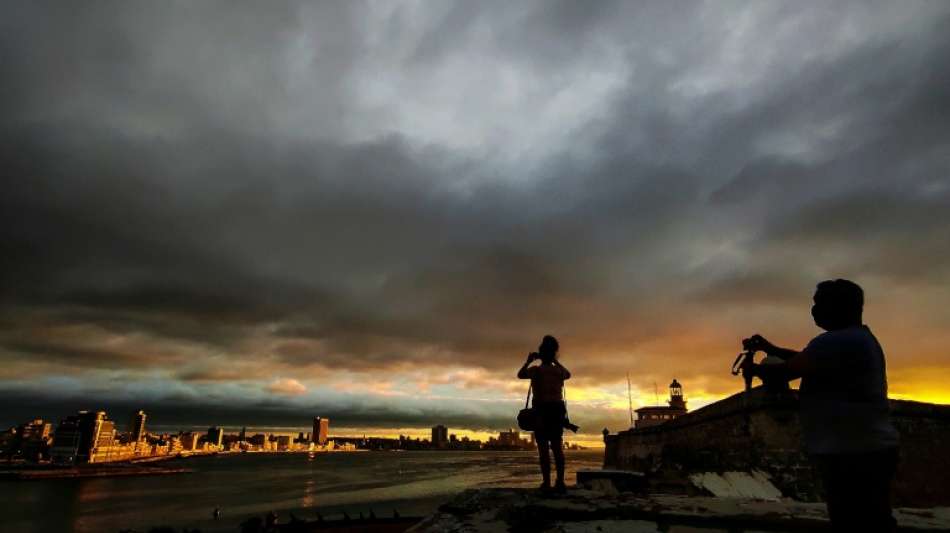 Tropensturm "Elsa" n&auml;hert sich nach Zug durch die Karibik Florida