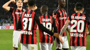 Im Stile einer Spitzenmannschaft: Bayer schlie&szlig;t zu Bayern auf