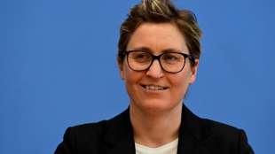 Linken-Chefin macht Regierung für Testcenter-Betrügereien mitverantwortlich