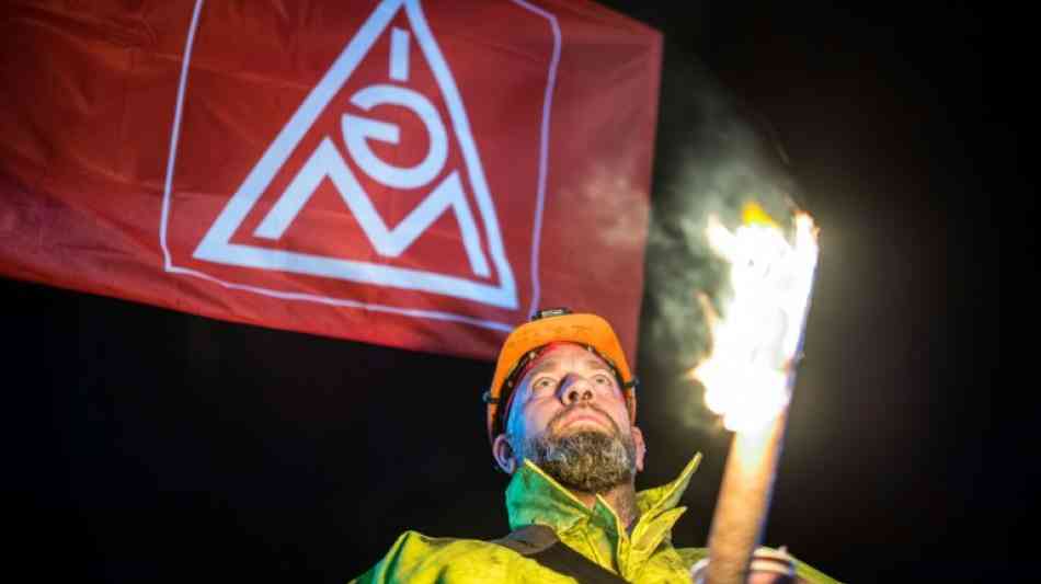 60.000 Metaller untermauern mit Streiks Forderung nach mehr Lohn