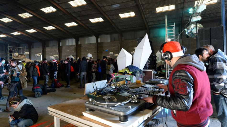 Silvester-Party mit 2500 Menschen in Frankreich läuft völlig aus dem Ruder