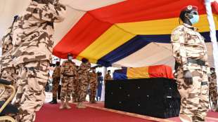 Verstorbener Präsident des Tschad in Staatszeremonie beigesetzt