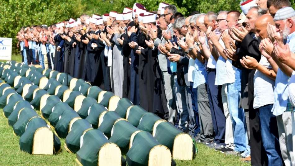 86 Opfer eines Massakers im Bosnien-Krieg beigesetzt