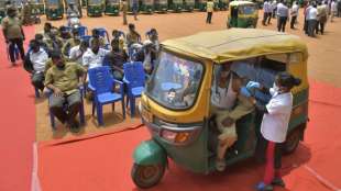 Erstmals &uuml;ber zehn Millionen Menschen in Indien an einem Tag geimpft