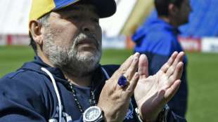 Nach drei Niederlagen zum Start: Maradona feiert ersten Sieg mit La Plata