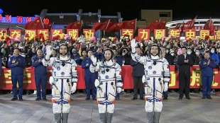 Taikonauten zu bisher l&auml;ngster chinesischer Mission an Bord der Raumstation 