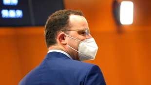 Spahn: "Wir d&uuml;rfen zuversichtlich in den Sommer gehen - aber mit Vorsicht"