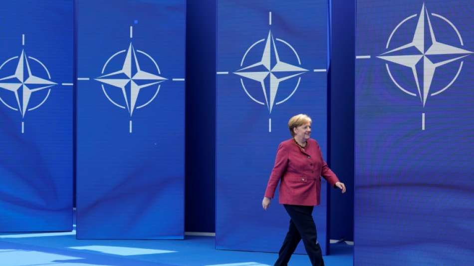 Merkel bekr&auml;ftigt Bekenntnis zu Nato-Ziel bei Verteidigungsausgaben