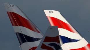 Mutter von British Airways macht 6,9 Milliarden Euro Verlust