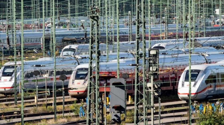 "Spiegel": Ampel-Parteien sprechen &uuml;ber Zerschlagung der Bahn 