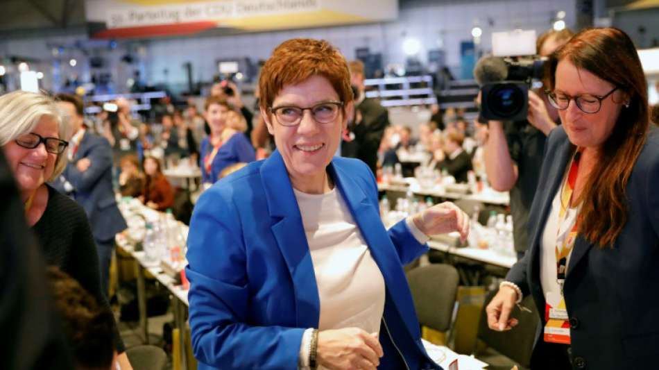Kramp-Karrenbauer fordert neue SPD-Spitze zu Klärung ihrer Haltung zur GroKo auf