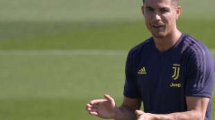 Ronaldo fordert Fans in Bauchmuskel-Challenge heraus