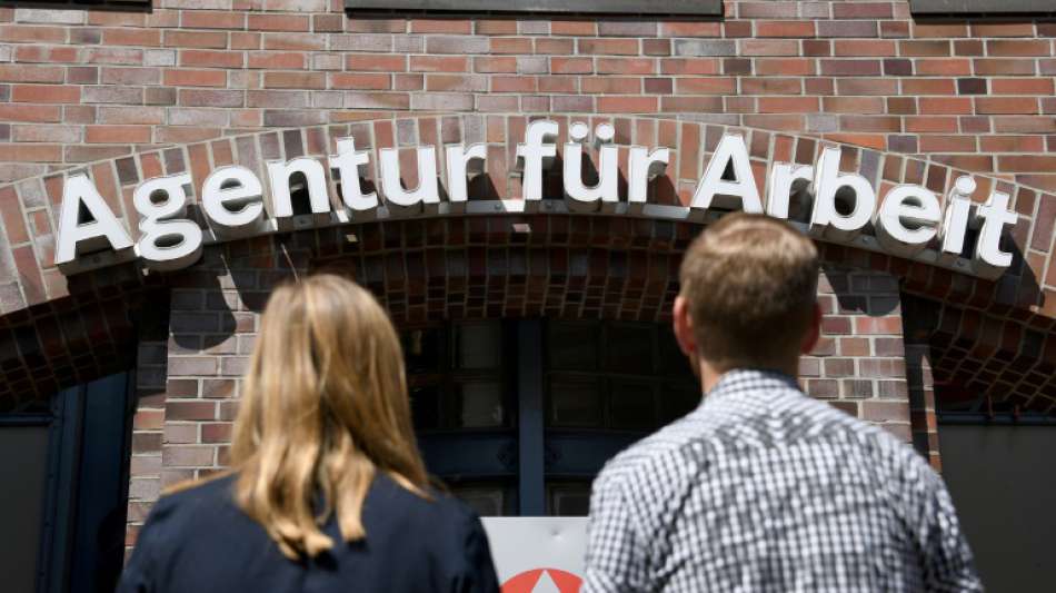 Arbeitsmarktbarometer fällt den zehnten Monat in Folge