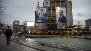 Kosovaren w&auml;hlen neues Parlament