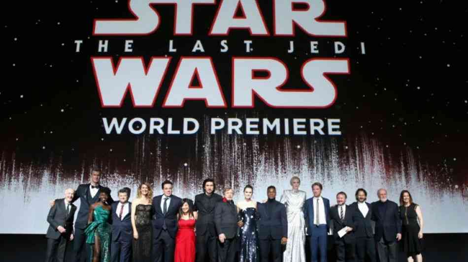 Star-Wars-Held John Boyega steckt vor Premierenfeier im Schneesturm fest