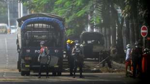 Ärzte und Krankenschwestern protestieren gegen Gewalt der Junta in Myanmar