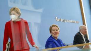 Regierung sieht Nachholbedarf bei Schaffung gleichwertiger Lebensverh&auml;ltnisse