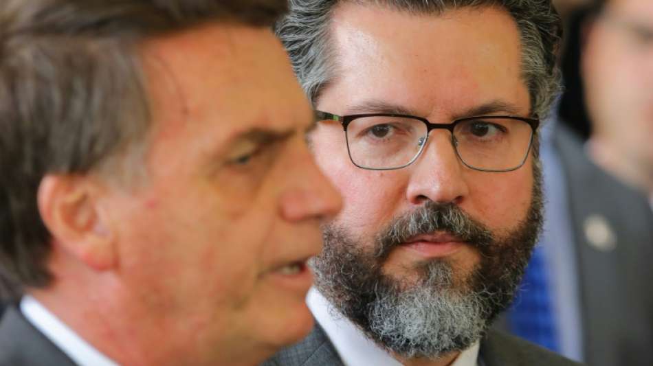 Brasiliens Pr&auml;sident Bolsonaro tauscht sechs Minister aus