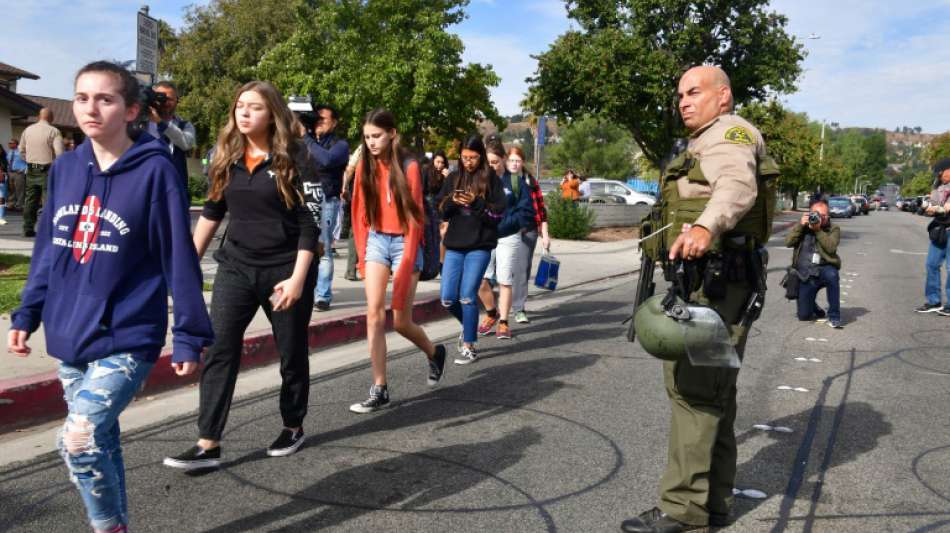 Eine Tote und mehrere Verletzte durch Schüsse an Schule nördlich von Los Angeles