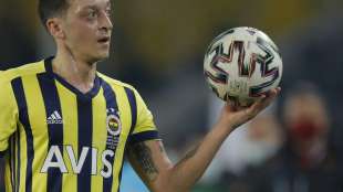 Kn&ouml;chelverletzung: Lange Pause f&uuml;r &Ouml;zil
