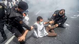 Mehr als 200 Menschen bei Mai-Demo in Istanbul festgenommen 