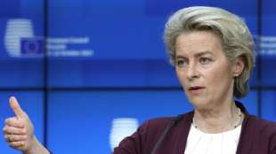 Von der Leyen lehnt neue "Mauern" gegen Fl&uuml;chtlinge im Osten ab