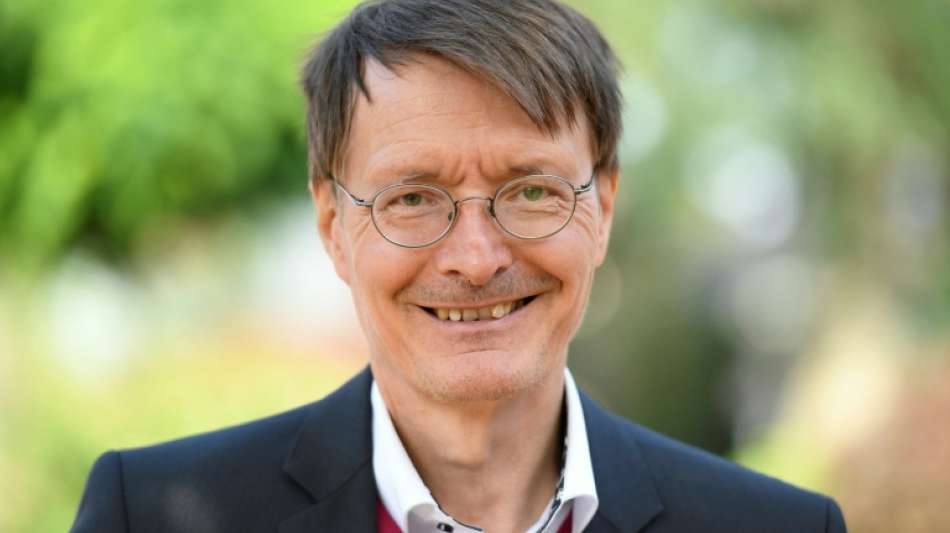 Polizei l&ouml;st Demo von Impfgegnern vor Lauterbachs Wohnhaus in K&ouml;ln auf