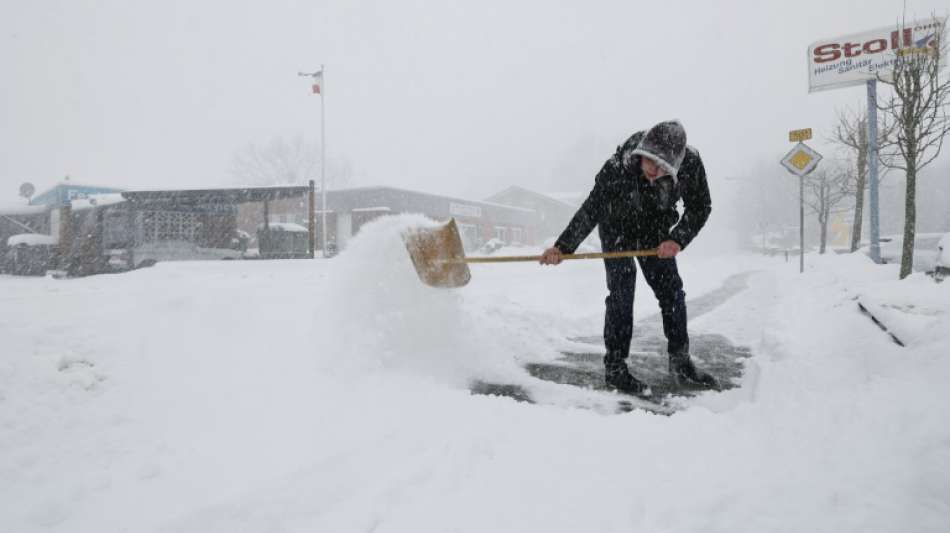 Klirrende Kälte sorgt für neue Probleme auf deutschen Autobahnen 