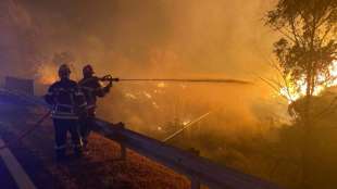 Ein Toter bei schwerem Waldbrand nahe Saint-Tropez