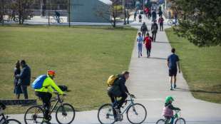 Randale bei Polizeieinsatz wegen Corona-Maßnahmen in Berliner Park