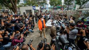 Drei Aktivisten in Thailand wegen Majest&auml;tsbeleidigung in Untersuchungshaft