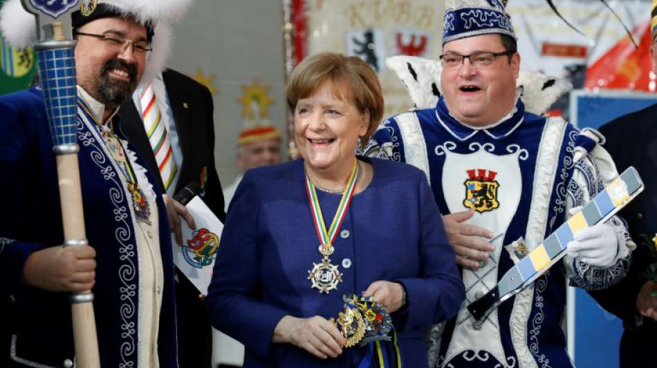 Merkel empfängt Prinzenpaare und Narrenherrscher aus Deutschland