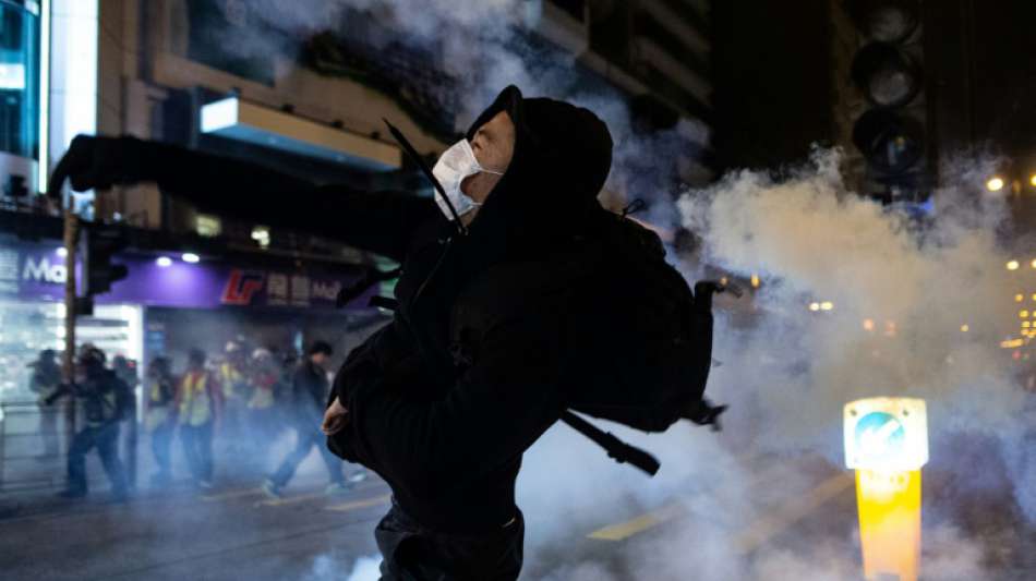 Zusammenstöße zwischen Polizei und Protestierenden in Hongkong gehen weiter