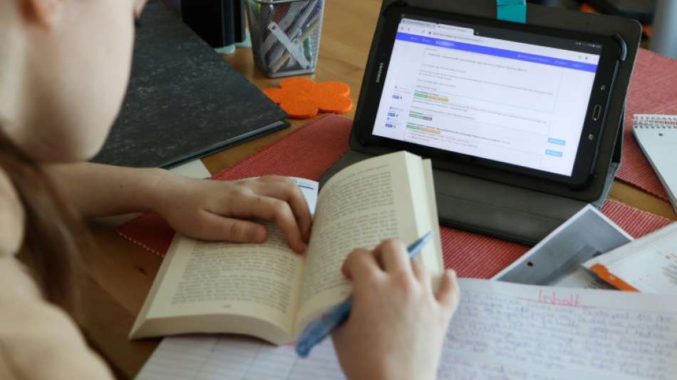 Start einer neuen Initiative zur digitalen Bildung mit Kanzlerin Merkel